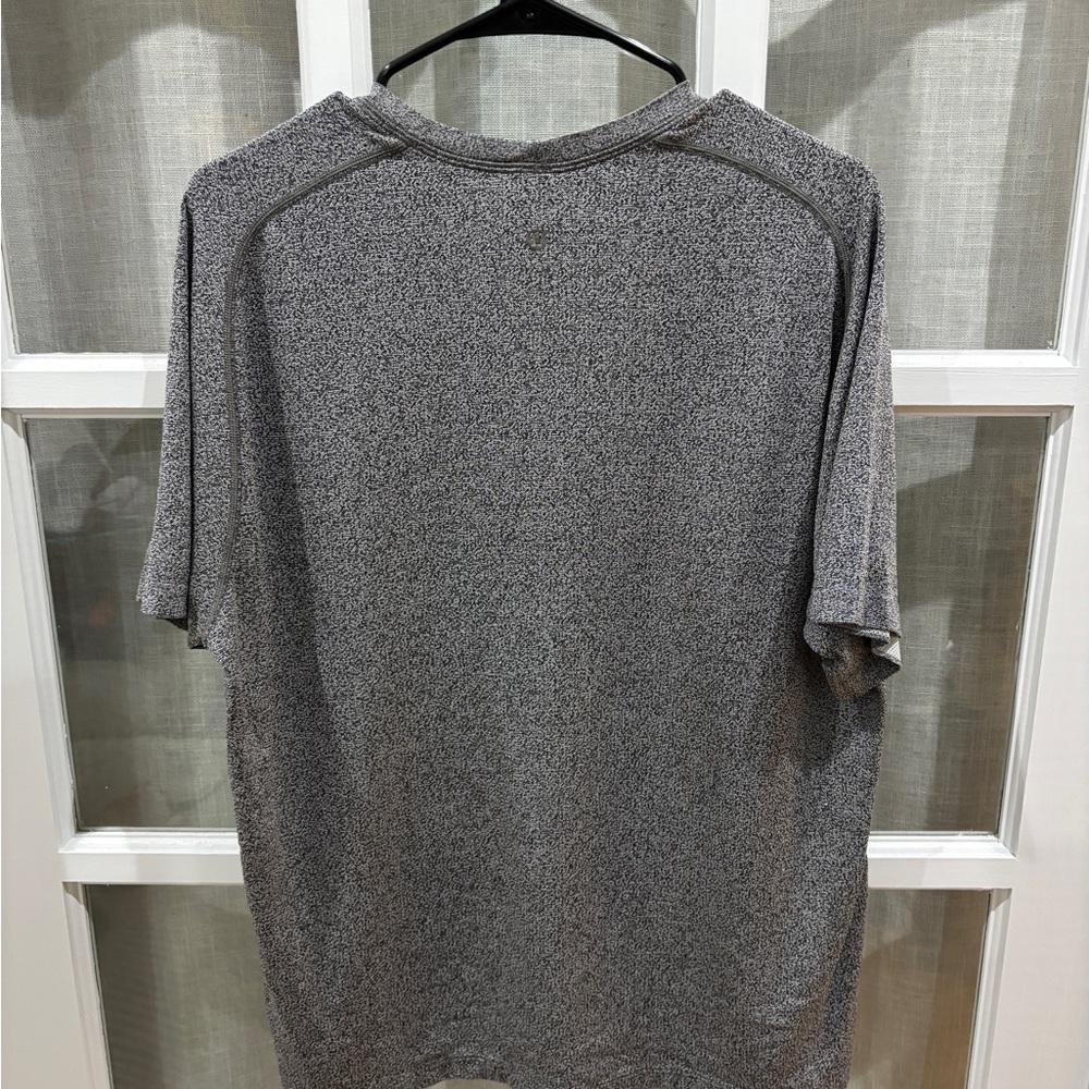 lululemon athletica Metal Vent Tech Tee - Picture 2 of 3